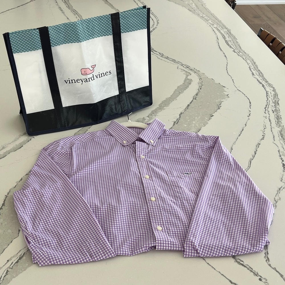 Men’s Vineyard Vines Wht/Lilac  Performance Button Down- Size SM
